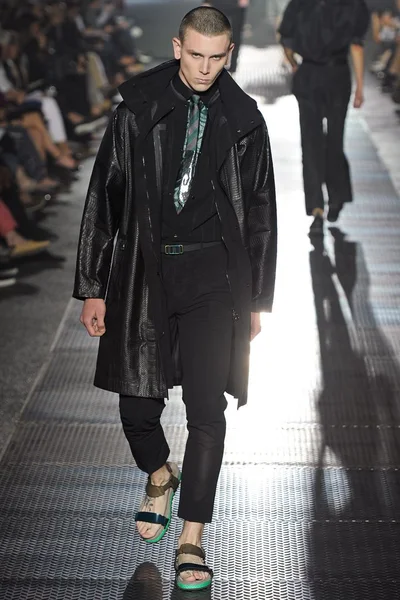 Look 35